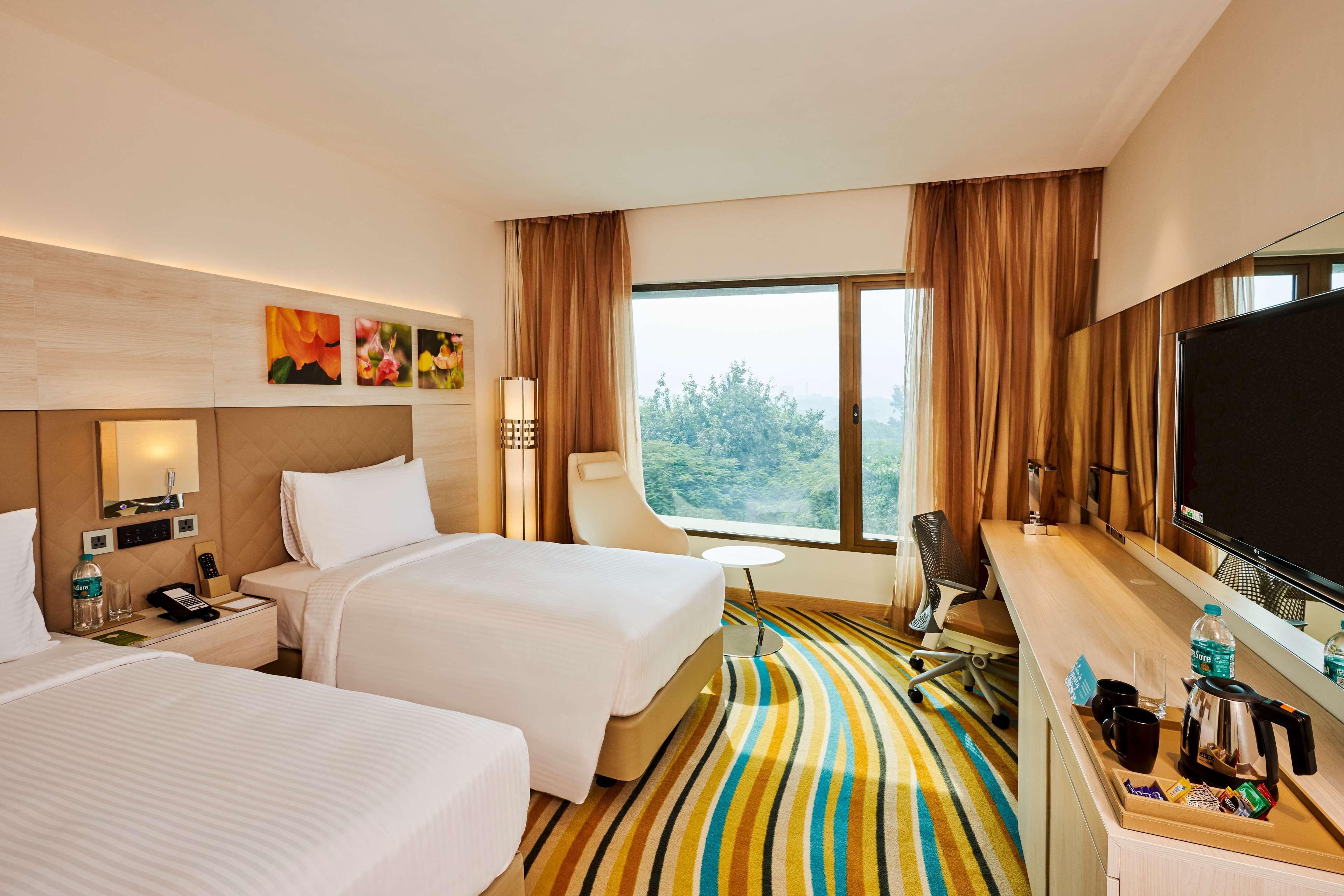 Hilton Garden Inn Lucknow Buitenkant foto