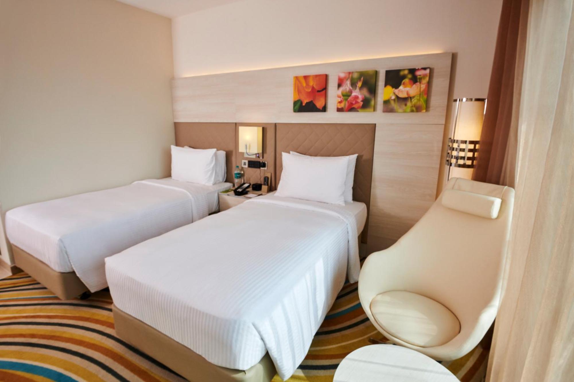 Hilton Garden Inn Lucknow Buitenkant foto
