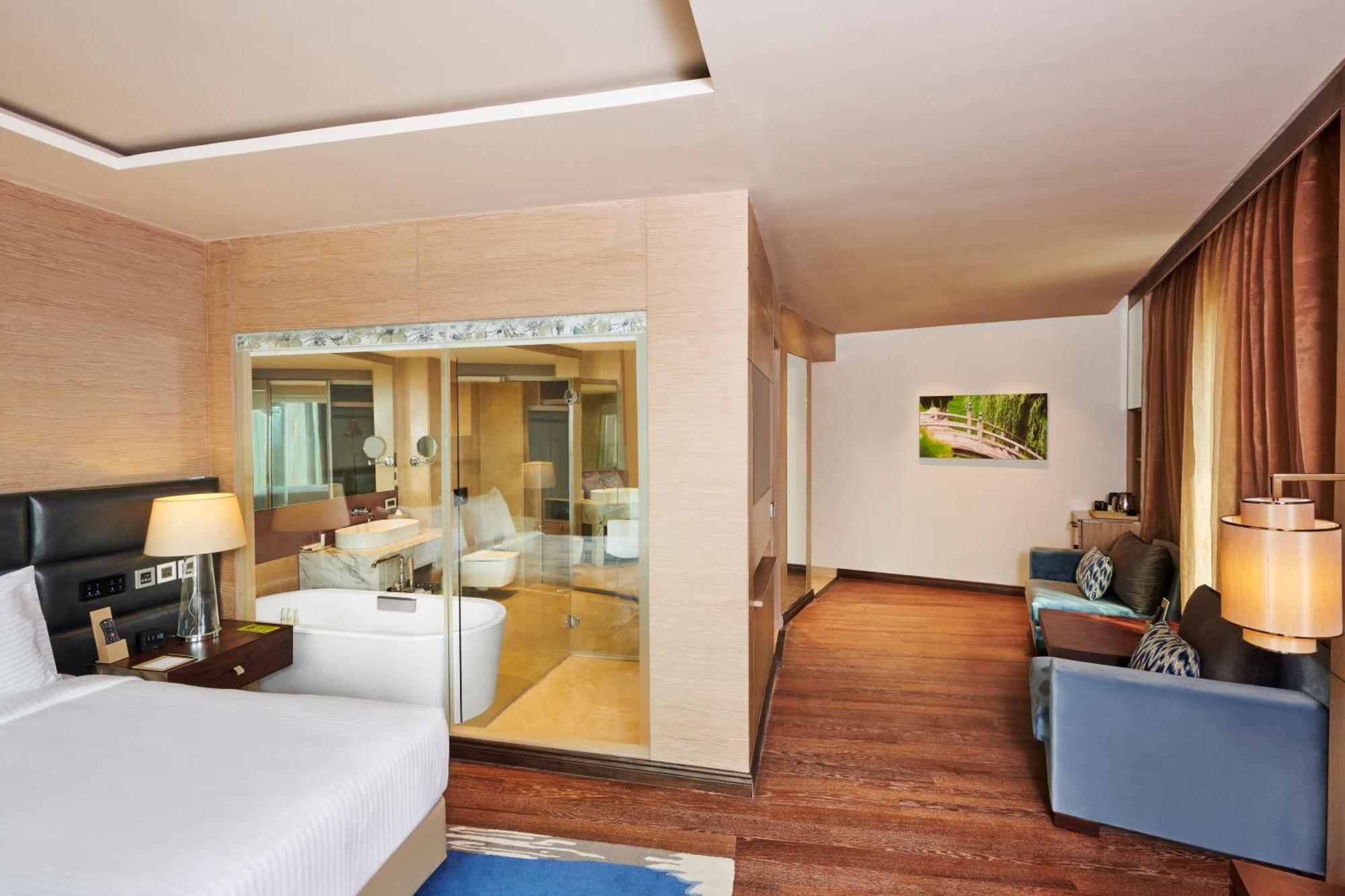 Hilton Garden Inn Lucknow Buitenkant foto