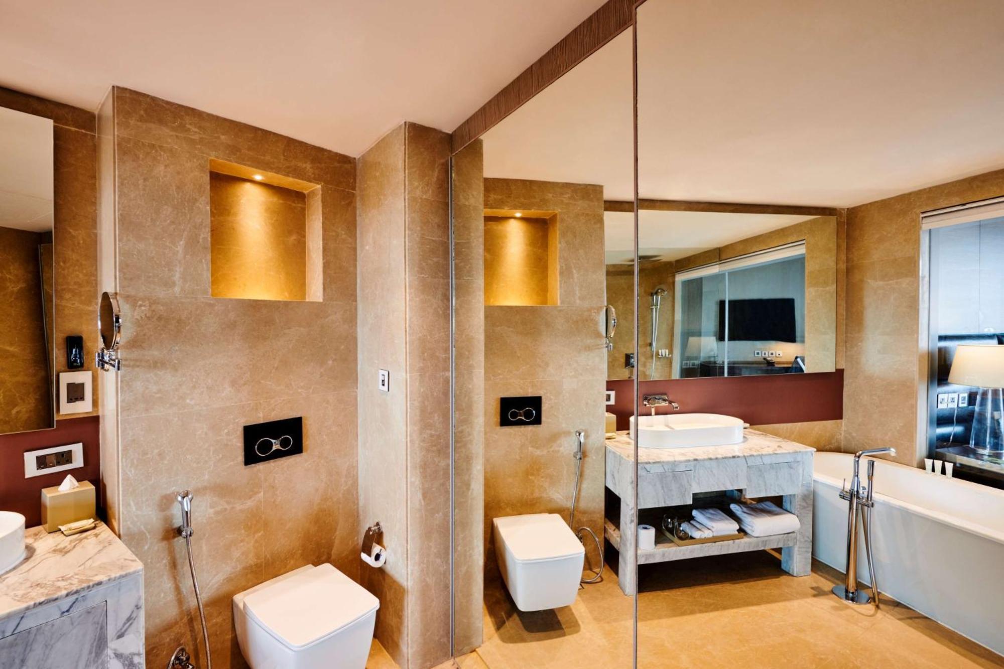 Hilton Garden Inn Lucknow Buitenkant foto