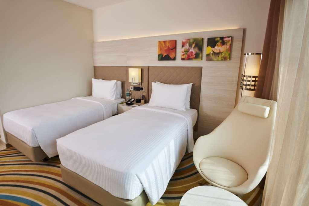 Hilton Garden Inn Lucknow Kamer foto